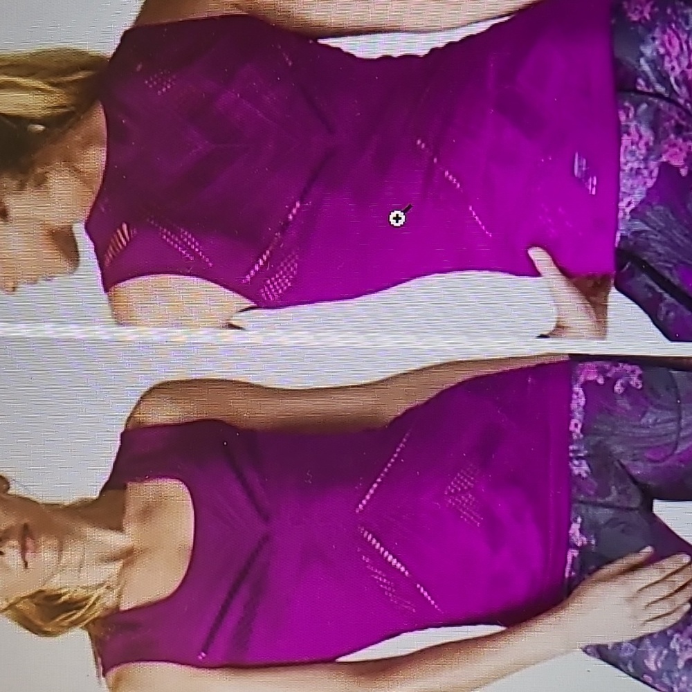 Fabletics top